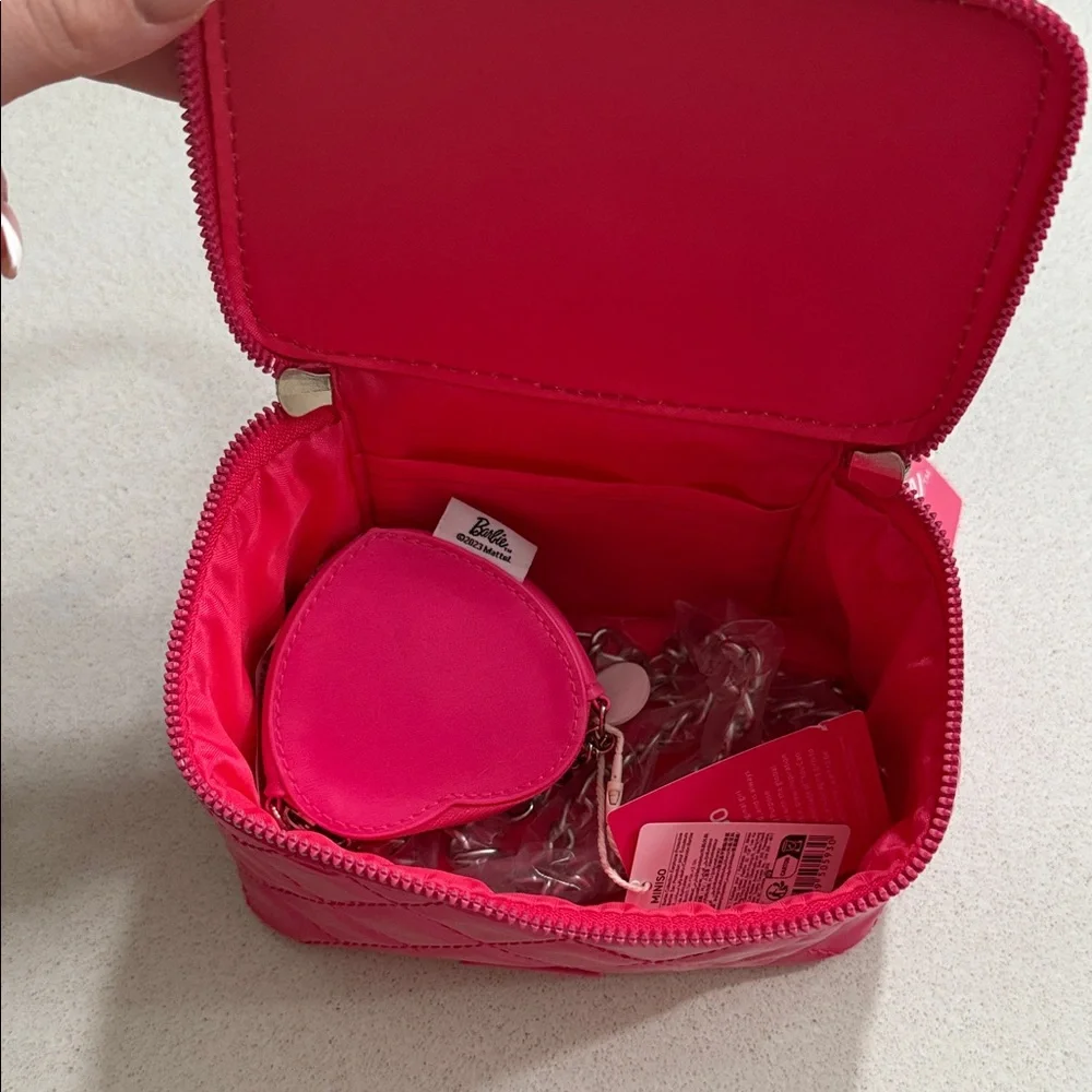 Barbie Hot Pink Quilted Cosmetic Case - Picture 3 of 6